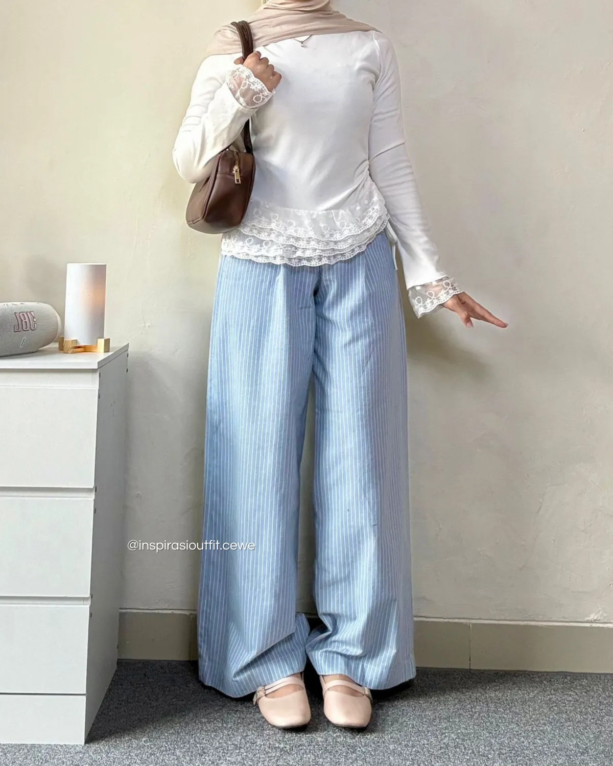 Inspirasi outfit simple hangout